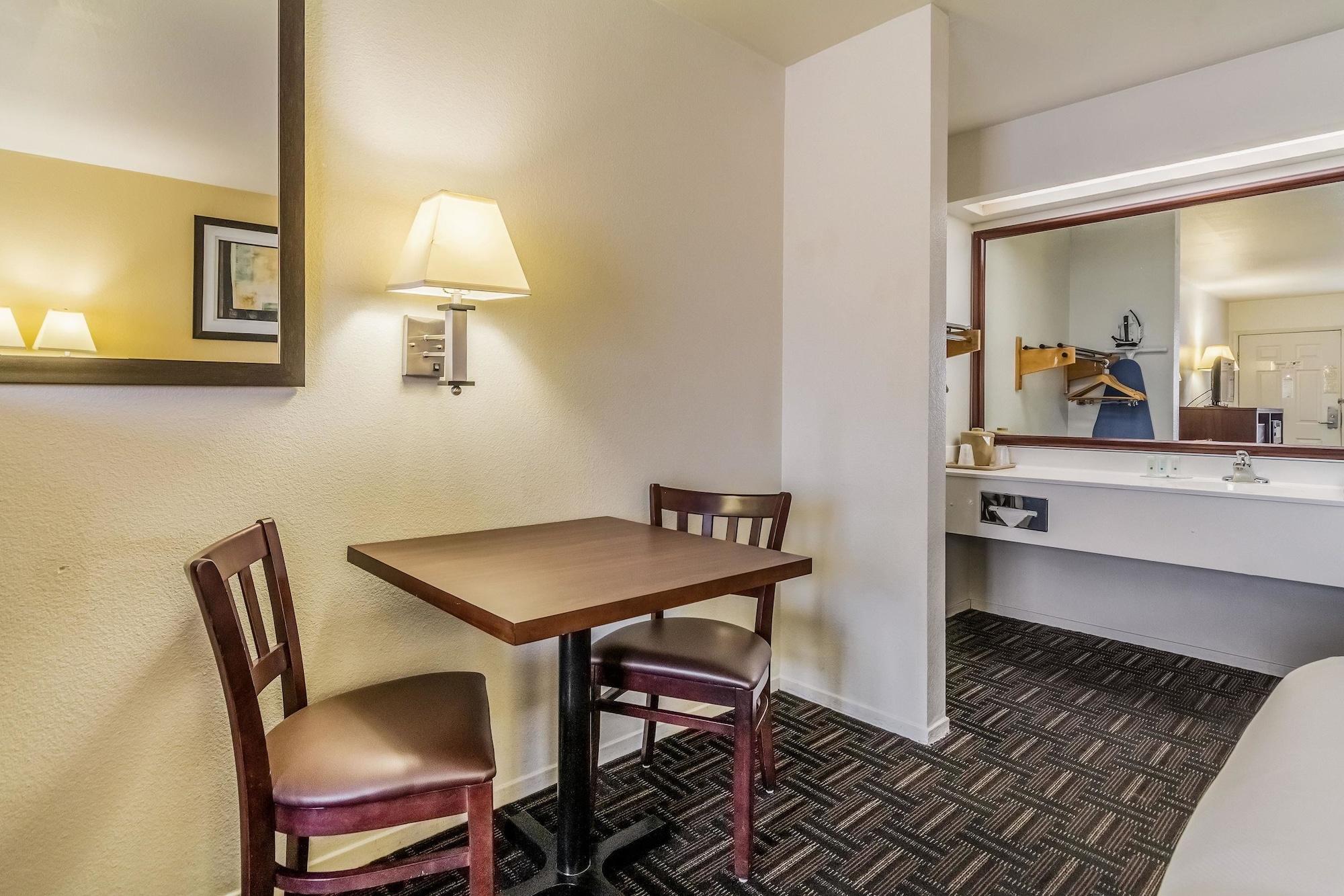 Quality Inn Fresno Near University Extérieur photo